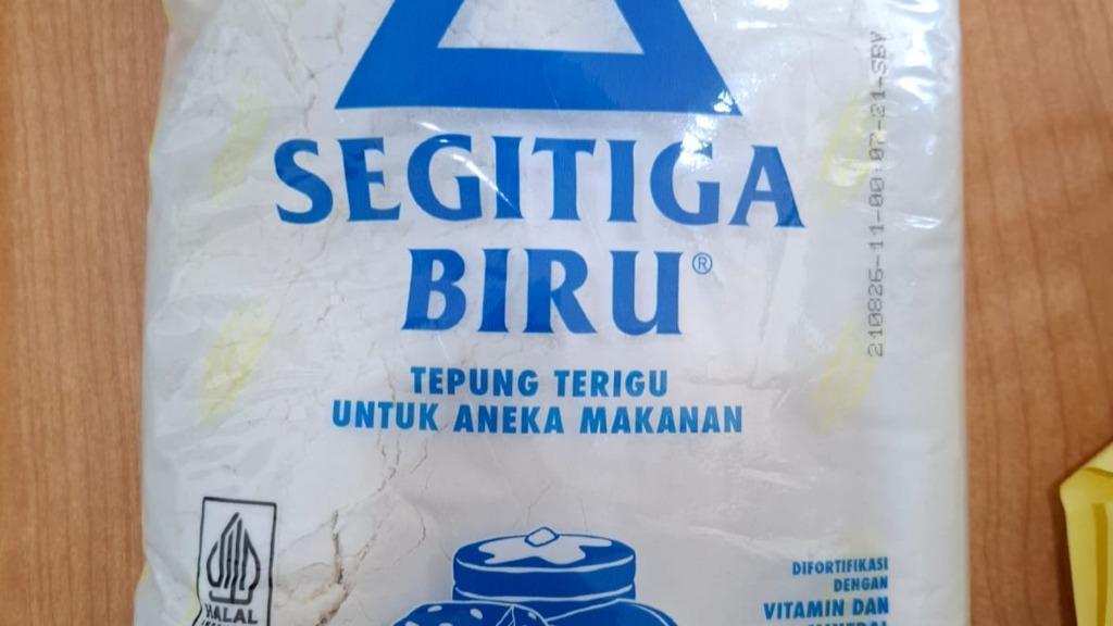 TEPUNG SEGI TIGA BIRU